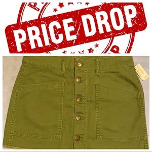 Aeropostale Green Mini Skirt with POCKETS!